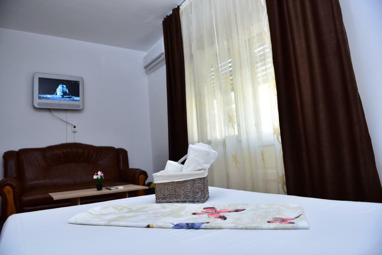 Vila Arjana Orsova Ngoại thất bức ảnh